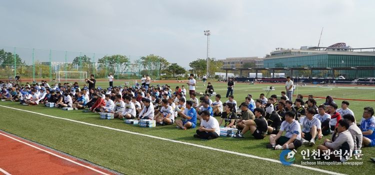나주시가 한국에너지공과대학교 축구장에서 ‘제4회 뉴스1배 동호인 초청 전국 족구대회’를 개최했다.