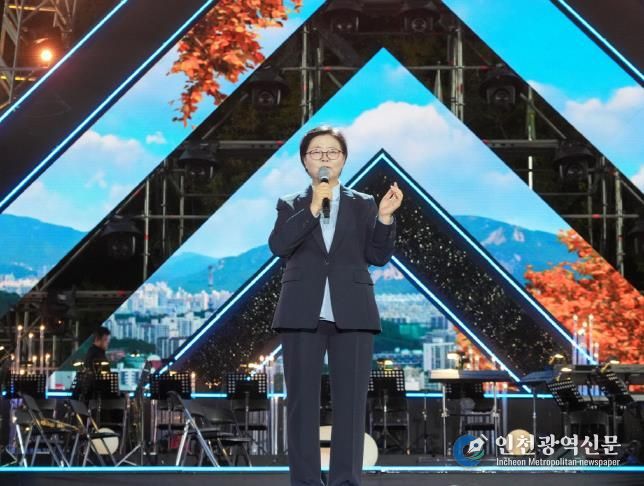 지난 9월 23일에 열린 ‘KBS열린음악회’ 식전행사에서 이순희 강북구청장이 인사 말씀을 하고 있다.