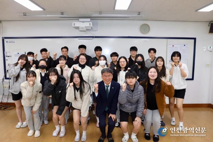 천창수 울산교육감, 수능 앞두고 고3 수험생 격려