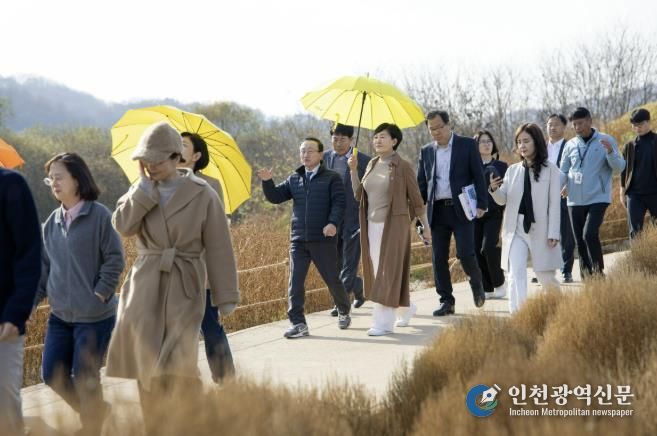 연천군, 경기도의회 의원 ‘임진강 댑싸리 정원’ 현지 확인