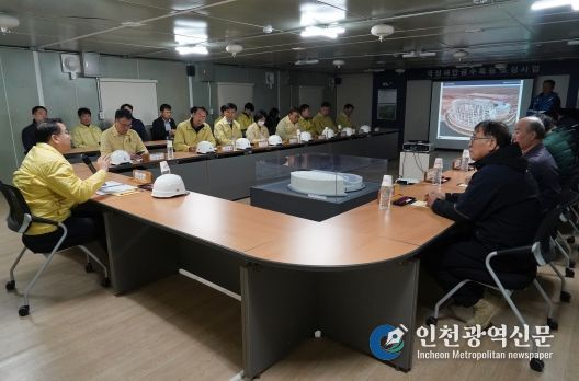 김인호산림청장이 27일 국립새만금수목원 조성지에 대한 현장점검을 실시하고 겨울철 안전사고 대비 상황을 점검했다
<p> </p>
<p>