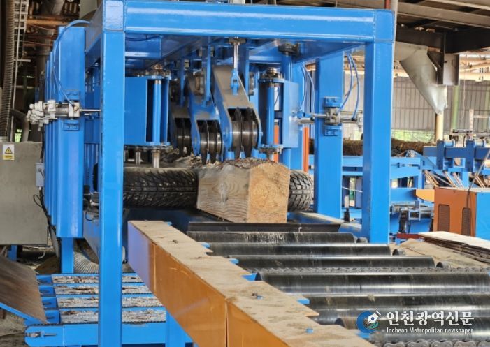 2025년 산림청 `목재유통 시설보완 사업`에 선정돼 개선된 남원산림조합 갱립소 자동 제재 설비