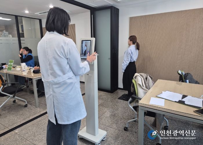 인천 서구, 직원 대상 경추 건강검진 실시... 스마트 기기 시대 ‘목 건강’ 선제 점검 나선다