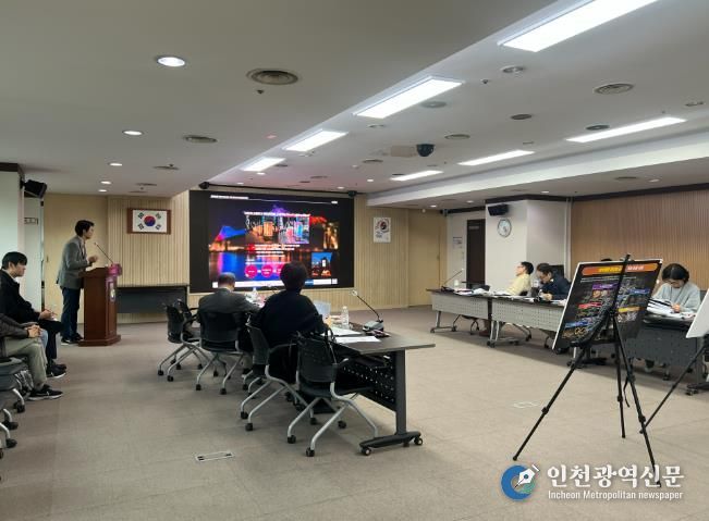 서구청 장태산실에서 열린 대덕대로 미디어 파사드 공모 심사 장면