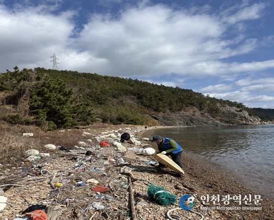 고성군, 미FDA 현장점검 대비 ‘해양쓰레기 취약지역 정화활동’ 펼쳐