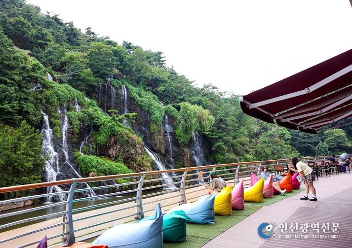 서대문구 소재 ‘카페폭포’