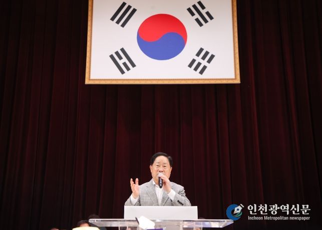 환영사하고 있는 주광덕 시장