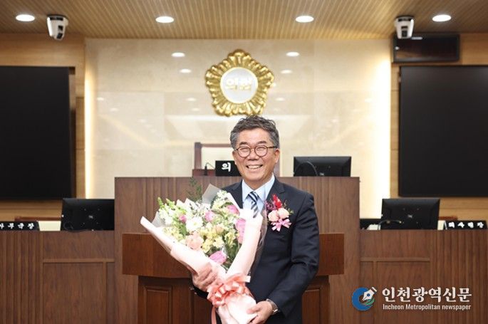 제9대 평택시의회 보궐선거로 당선된 이윤하 의장