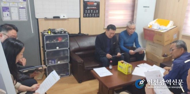 4월 8일, 세종시교육청 ’1,000원 통학택시‘ 운영 담당자가 개인택시사업자(기사)를 대상으로 안전교육을 실시하고 있다.