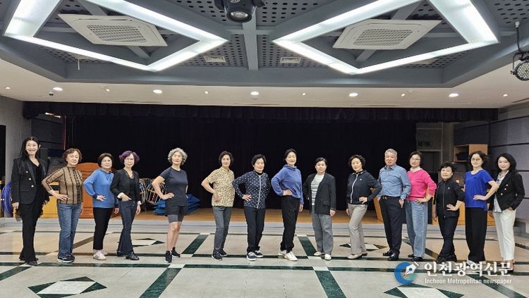 북구청소년회관, 시니어 모델·가곡 교실 큰 호응