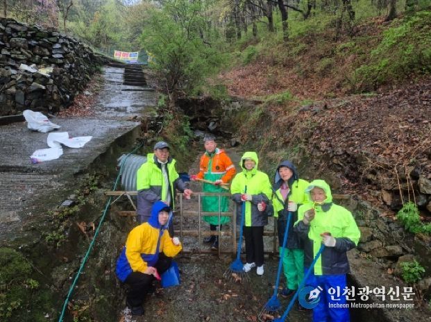 부산 북구 만덕2동 호우 대비 토사유실 방지망 환경정비 실시