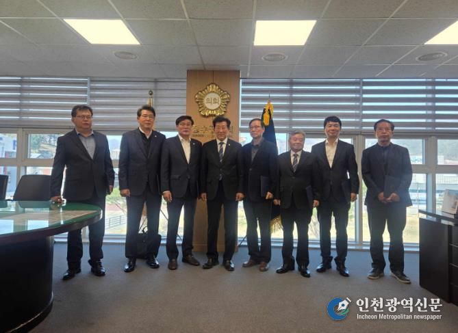 장수군의회, 2025회계연도 결산검사 위원 위촉장 수여