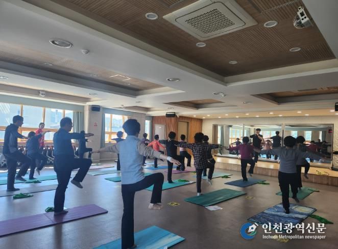 함안군건강생활지원센터, 농업인 근력강화 운동 프로그램 운영_근력강화 운동 프로그램 운영사진